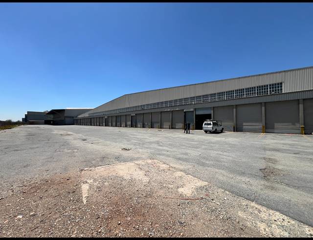 32,965M² WAREHOUSE TO LET IN ROODEKOP